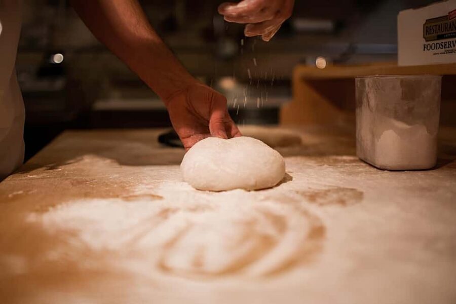 Florence: Private Pizza Making Class with Wine Tasting - Meeting Pizzeria Pizzagnolo Near Santa Croce