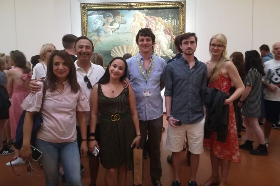 Florence: Private Uffizi Gallery Discovery Tour with Ticket - Meeting point at Piazzale degli Uffizi: how to find ACCORD staff fast