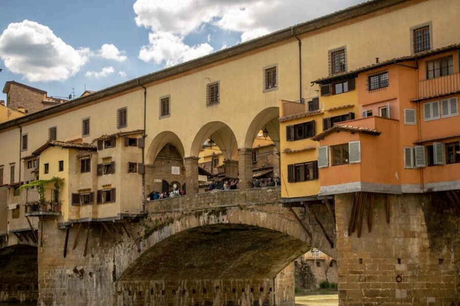 Florence: Renaissance City Walking Tour - Vasari Corridor Exterior and Ponte Vecchio: The Best Picture Happens When You Walk