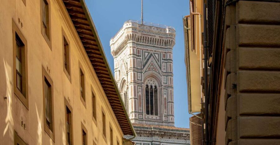 Florence: Renaissance City Walking Tour - Uffizi Courtyard and Piazza della Signoria: Art Meets Power