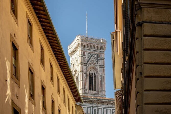 Florence Renaissance walking tour - The walk begins with bridges and Medici-era Florence