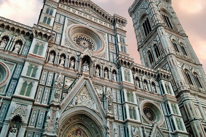 Florence Scavenger Hunt and Highlights Self-Guided Tour - Languages, internet, and phone reality checks