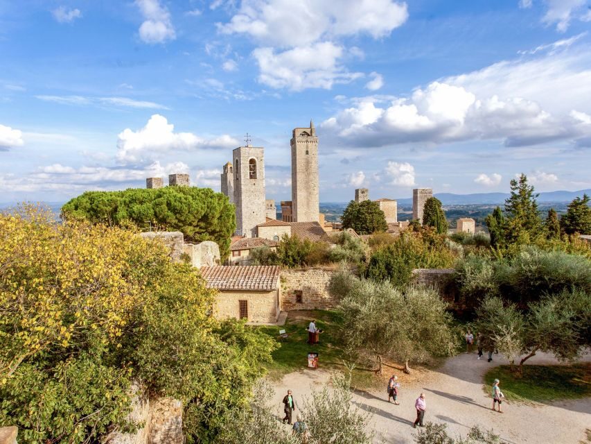 Florence: Siena, San Gimignano & Monteriggioni with Tasting - Monteriggioni’s medieval walls: a perfect “warm-up” stop