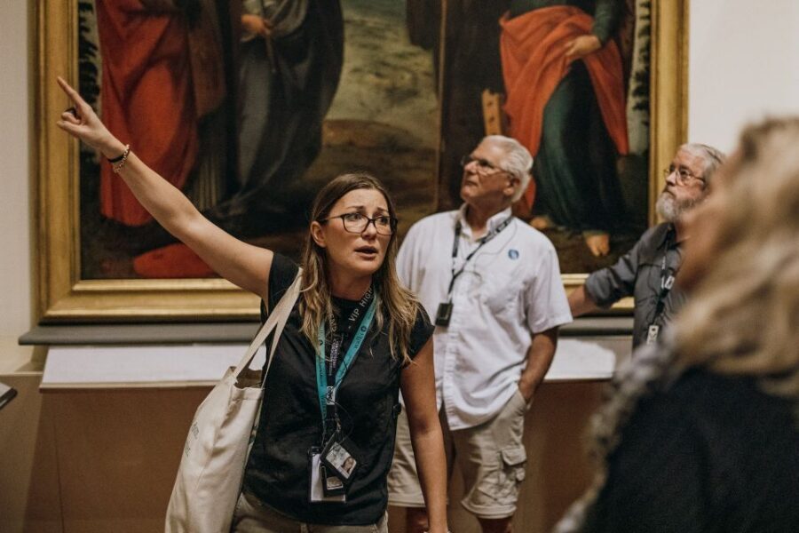 Florence: Skip-the-Line Uffizi, Accademia & Guided City Tour - Piazza della Signoria and Ponte Vecchio: icons with a guided connection