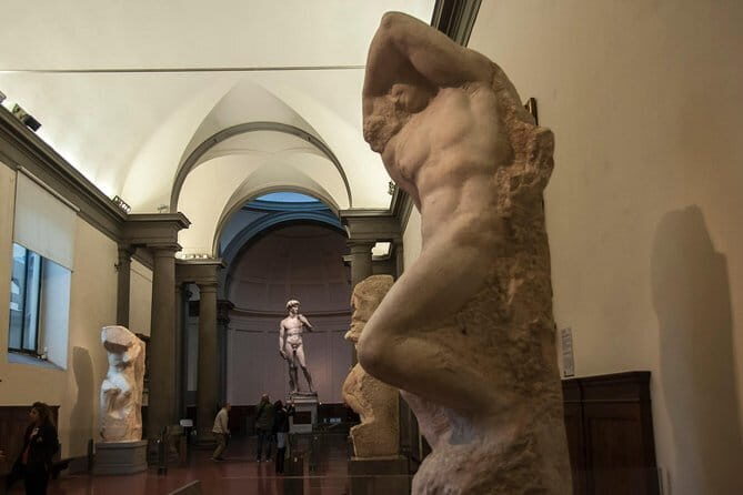 Florence: Small Group Tour with Accademia & Optional Lunch - Piazza della Signoria: Neptune, the Loggia dei Lanzi, and Palazzo Vecchio