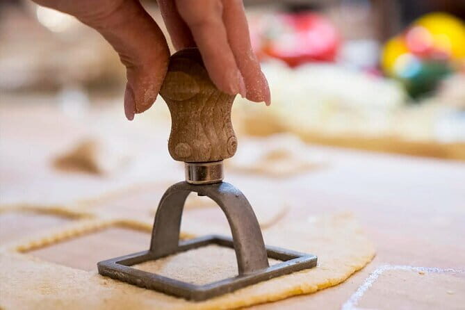 Florence: Tiramisu & Pasta Cooking Class with Unlimited Wine - Key highlights to know before you go