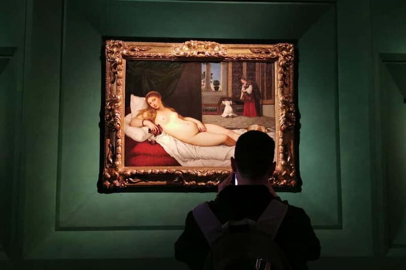 Florence: Uffizi and Vasari Corridor Timed Ticket & AudioApp - The Vasari Corridor: a political shortcut built for control
