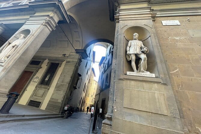 Florence: Uffizi Gallery Audio Guided Tour led by Tour Leader - Entering the Uffizi Without Fighting the Clock