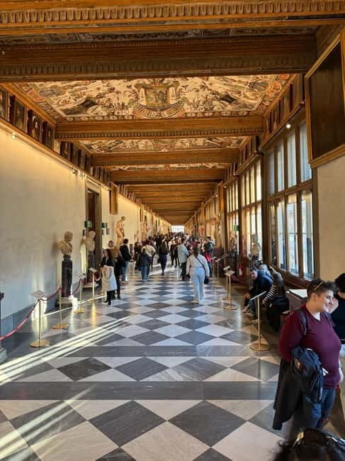 Florence: Uffizi Gallery Guided Tour, Skip-the-Line Tickets - Meeting-point logistics: Via Lambertesca, Door 3, and why being early helps