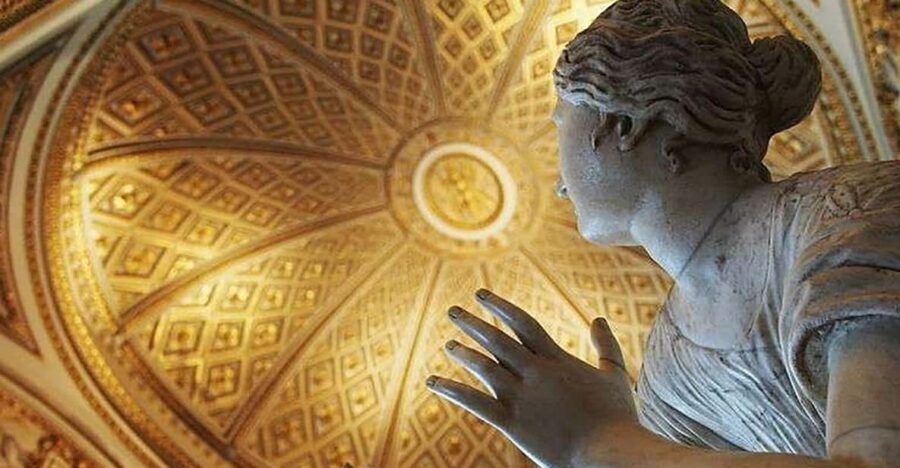 Florence: Uffizi Gallery Masterpieces Small Group Tour - Walking the Vasari Corridor exterior: Medici power, visible