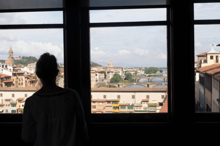Florence Uffizi Gallery & Medici Vasari Corridor Guided Tour - Inside the Vasari Corridor: the value of controlled access