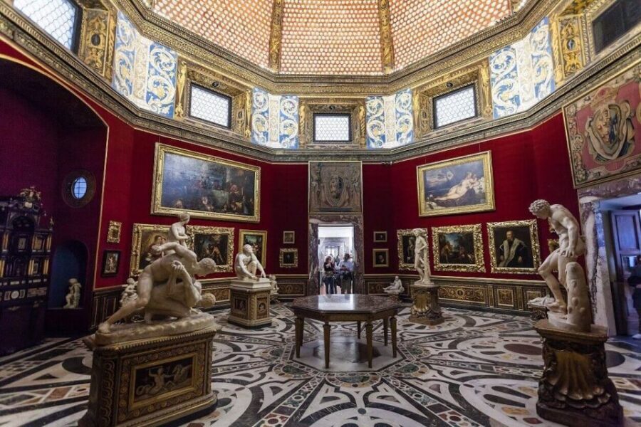 Florence: Uffizi Gallery Small Group with Entrance Tickets - Priority entrance in Florence, and why 90 minutes matters