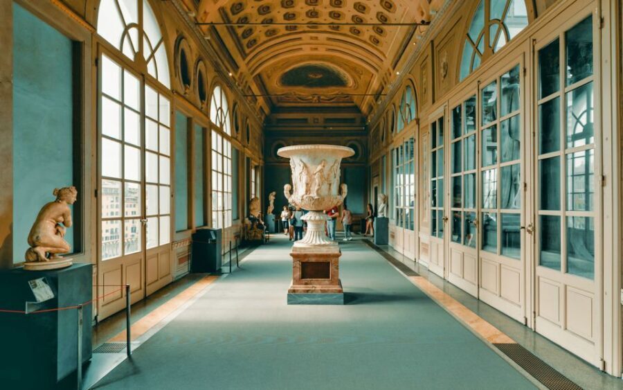 Florence: Uffizi Gallery Small Group with Entrance Tickets - Michelangelo’s Doni Tondo and other Renaissance power