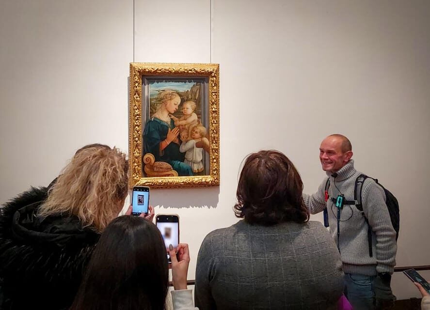 Florence: Uffizi Skip-the-Line Guided Tour - Small group comfort: what headphones and a 25-person cap really do for you
