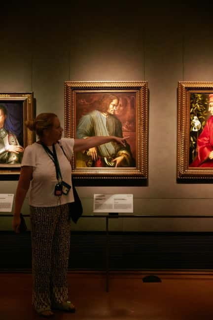 Florence: Uffizi Tour with an Art Expert Guide - First rooms: how the early Renaissance sets the stage