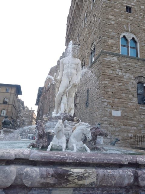 Florence Unveiled: The Rivalry of Leonardo and Michelangelo - Piazza della Signoria: politics, statues, and Michelangelo’s long shadow