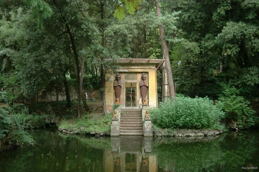 Florence: Visit to Frederick Stibbert's Villa and Park - The rest of the collection: furnishings, tapestries, paintings, and why it matters