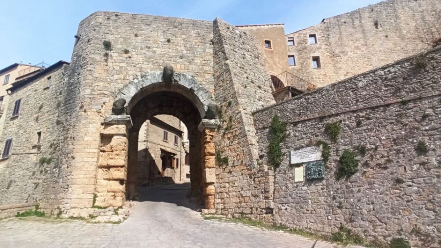 Florence: Volterra & San Gimignano Wine Tour with Lunch - Chianti Hills drive: where the photos get easy