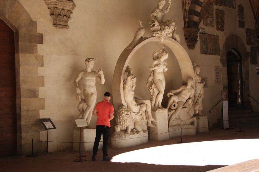 Florence: Walking Tour and Bargello Museum - Who should book this tour (and who might skip it)