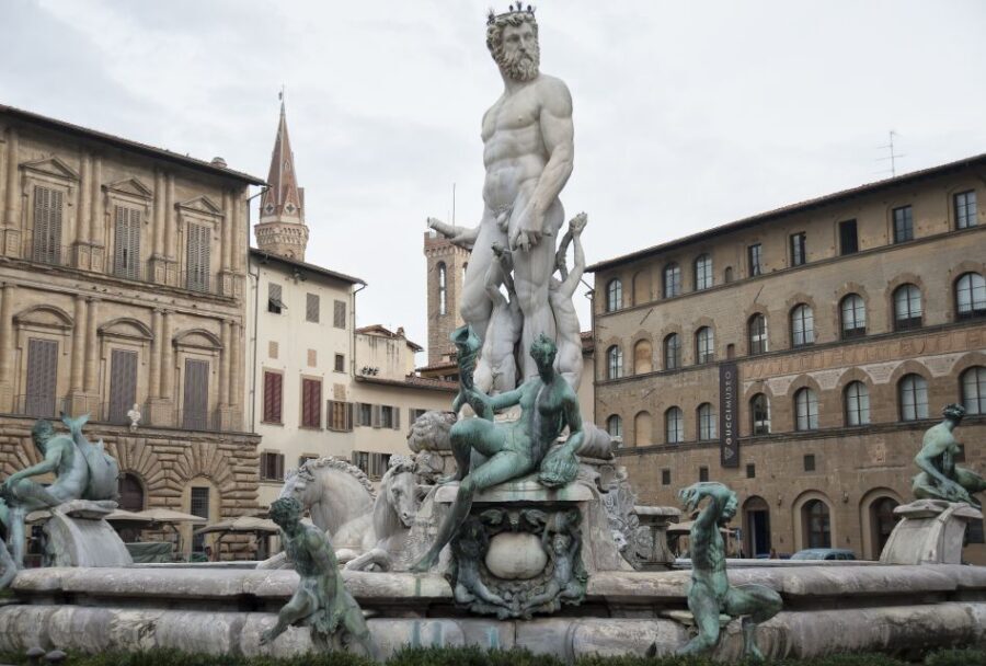 Florence: Walking Tour with Accademia Gallery - Duomo Complex: golden details and major names in one circuit