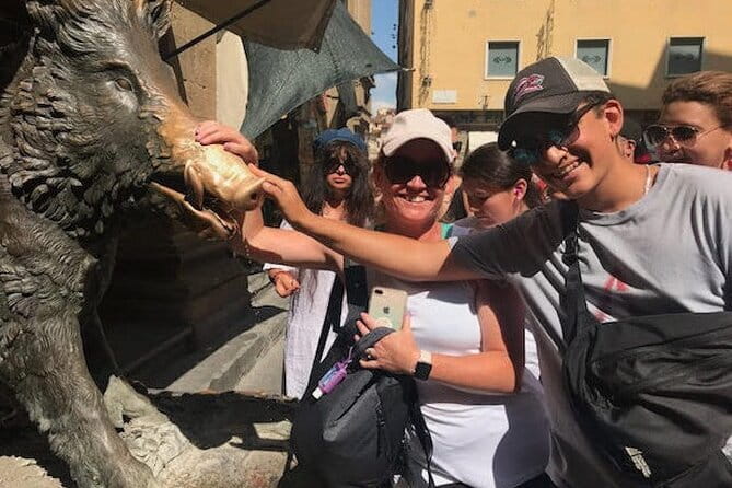 Florence Walking Tour with David & Duomo: Small Group or Private - Ponte Vecchio and the Uffizi Courtyard Walk-Through