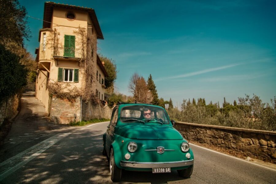Florence Wine Tasting and Tuscan Lunch in a Vintage Fiat 500 - Getting ready behind the wheel: a vintage car training moment