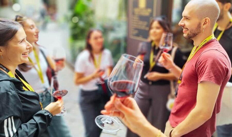 Florence: Wine Windows Walk with Wine Tasting and Appetizers - Duomo Complex and Piazza della Repubblica: Big Squares, Quick Context