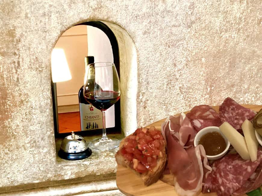 Florence: Wine Windows Walk with Wine Tasting and Appetizers - Guides Who Turn a Walk Into a Conversation