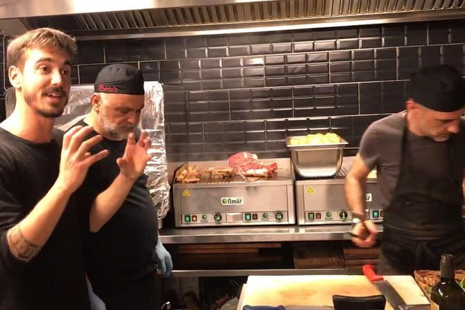 Florentine Steak Experience - From Via Sant’Agostino to the kitchen: how the 6:30 pm evening works