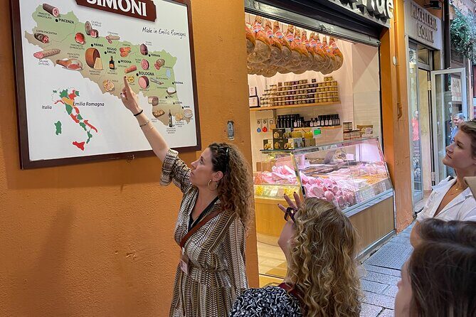 Food markets tour with a local! - Quadrilatero: medieval stalls, cured meats, balsamic, and wine