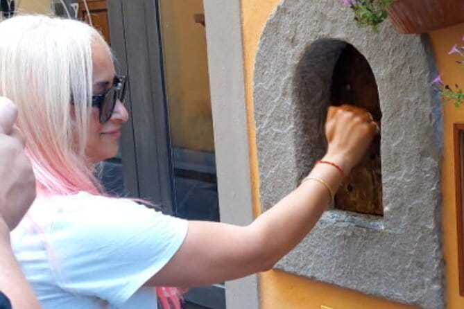 Food Tour Florence Small Groups - Extra virgin olive oil tasting near Ponte Santa Trinita: learn what to smell and taste