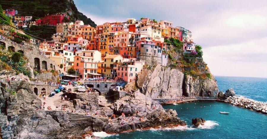 From Florence: Cinque Terre guided tour with Lucca - Starting the day in Florence: Piazza Adua to the coast