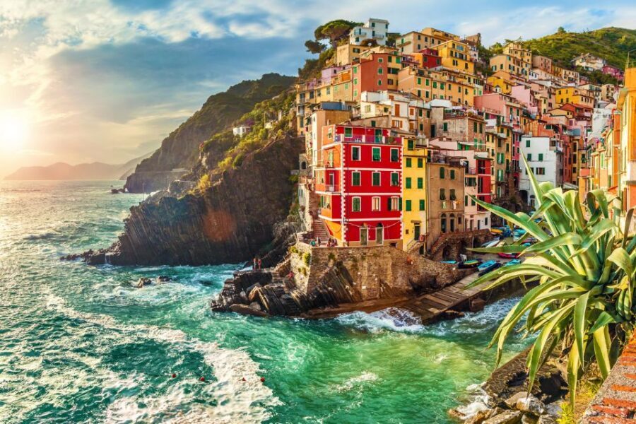 From Florence: Cinque Terre & Pisa Leaning Tower Day Tour - Guide and Communication: Live Narration Plus Audio Support