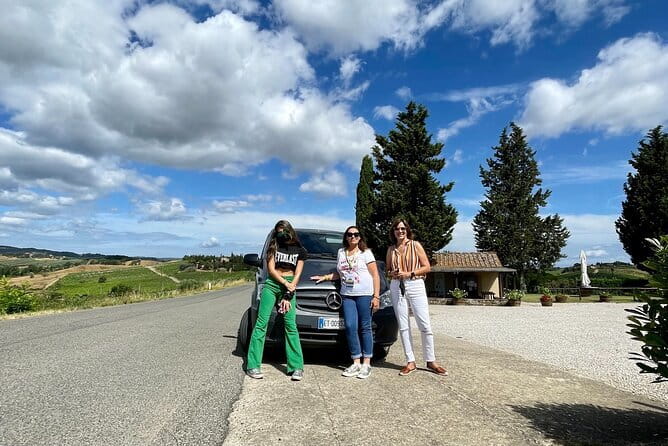 From Florence: Classic Chianti Villages and Wine Roads by Minivan - Montefioralle: 30 Minutes for a Photo-Stop Square