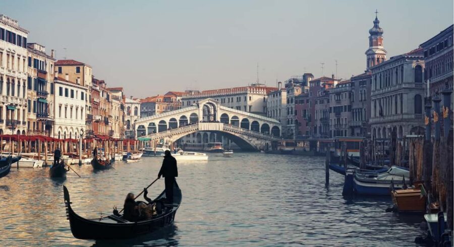 From Florence: Explore Venice in a Full Day Tour by Train - The history cues you’ll get: Casanova, Vivaldi, Pellico, and masks