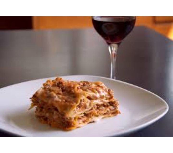 From Florence: Outdoor Wine Dining in San Gimignano Winery - How the San Gimignano “3-hour stop” actually feels in real time
