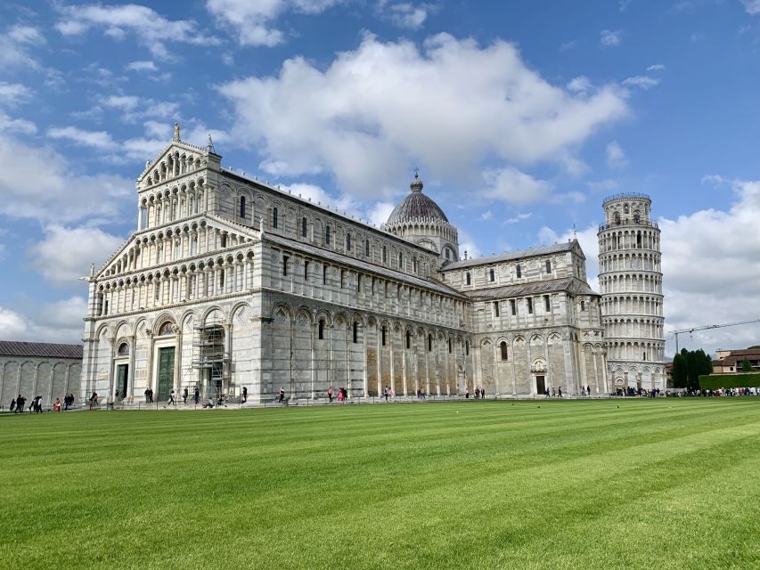 From Florence: Pisa Private Tour & Optional Leaning Tower - The free time: lawn photos, rest, and light shopping