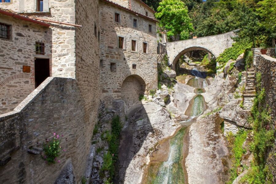 From Florence: Private Day Trip to Assisi and Cortona - Cortona’s Piazza Garibaldi and the Walk Up to History