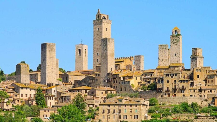 From Florence: PRIVATE Tour of San Gimignano and Volterra - Lunch in a local trattoria or farm house
