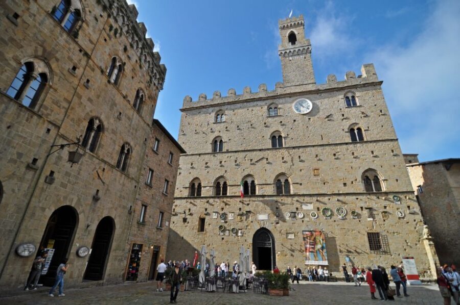 From Florence: PRIVATE Tour of San Gimignano and Volterra - A return ride with a view: Piazzale Michelangelo