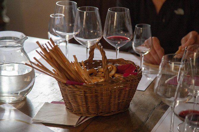 From Florence to Chianti Rufina: Wine Tasting Experience - The tasting order: white first, then reds, then Vin Santo