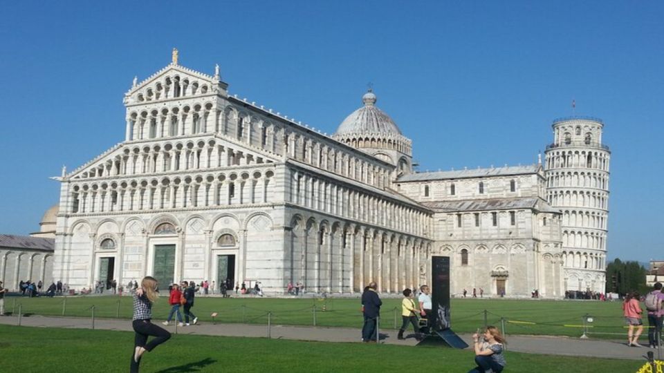 From Livorno: Guided Day Trip to Florence and Pisa by Bus - From Livorno Port to Tuscany: how the bus day really works