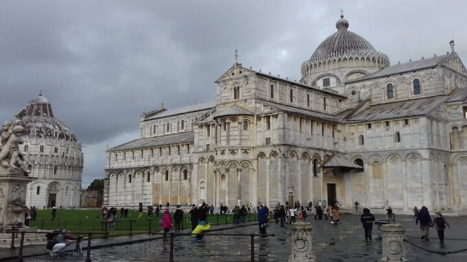 From Livorno: Guided Day Trip to Florence and Pisa by Bus - Piazza della Repubblica: a free hour that actually helps