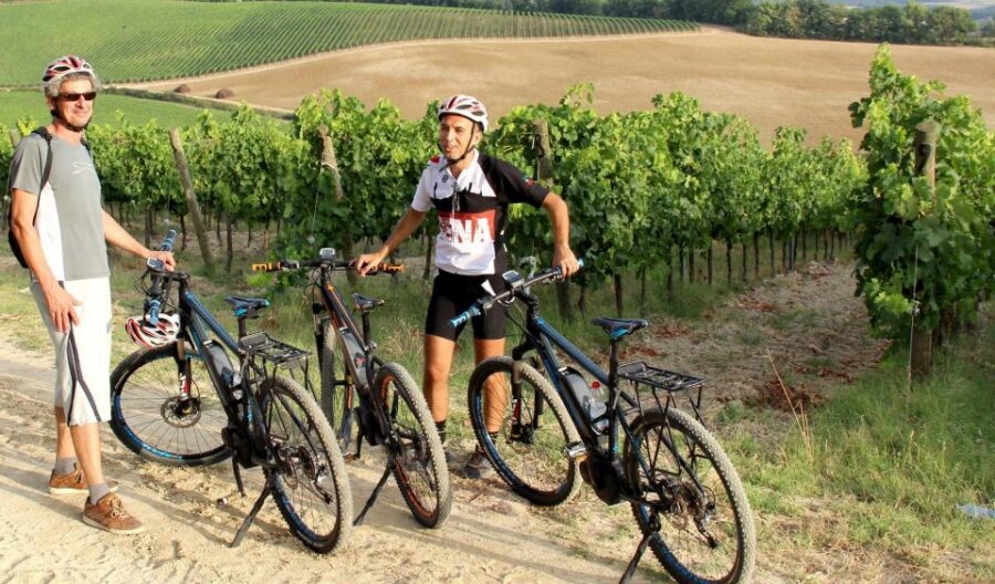 From Siena: Chianti Countryside E-Bike Tour w/ Lunch & Wine - Starting in Siena: the train station meet-up and bike briefing