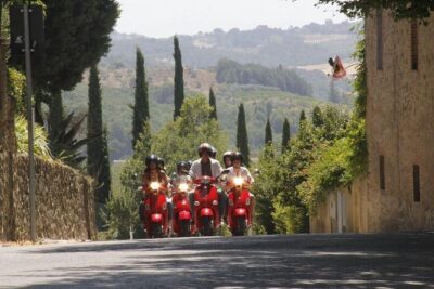 Full-Day Chianti Tour by Vespa Scooter from San Gimignano - Crossing Into the Chianti Hills: Strada Statale 222 and Radda Views