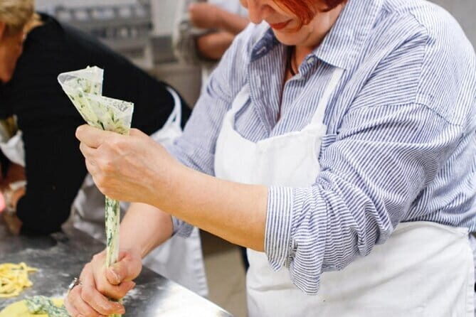 Gourmet Cooking Class In The Centre Of Florence - Getting oriented at SlowTourTuscany by Lungarno degli Acciaiuoli