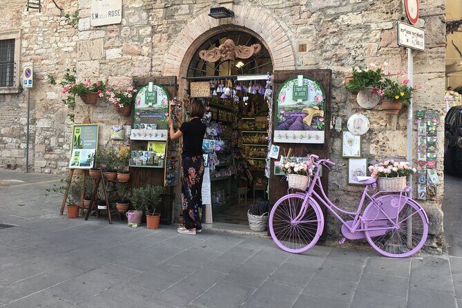 Guided Tour of Assisi. Francesco, Chiara and Carlo Acutis - Stop 3: Piazza del Comune and the medieval measurement detail you’ll actually remember