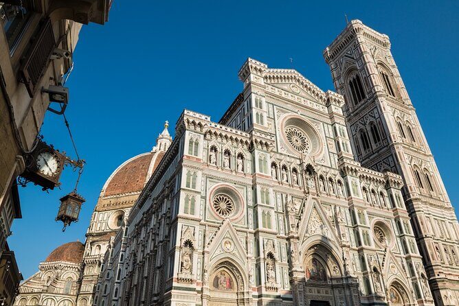 Guided tour of Florence with official guide - Piazza della Repubblica: oldest meets modern in one square