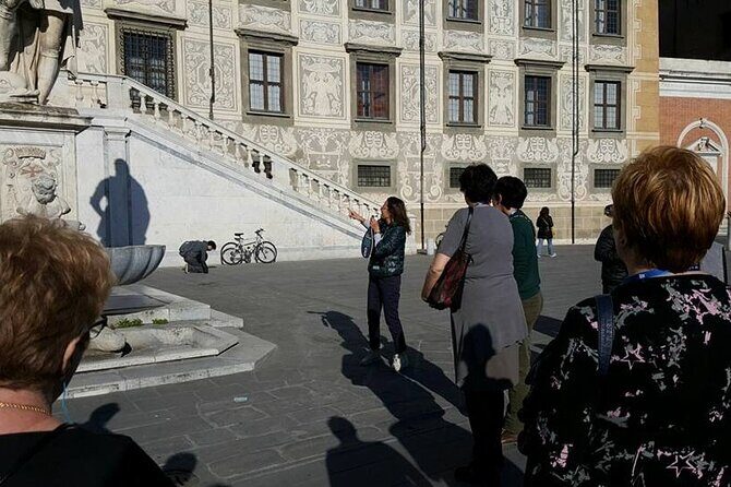 Guided tour of Piazza dei Miracoli in Pisa - The real value: how the guide turns icons into stories