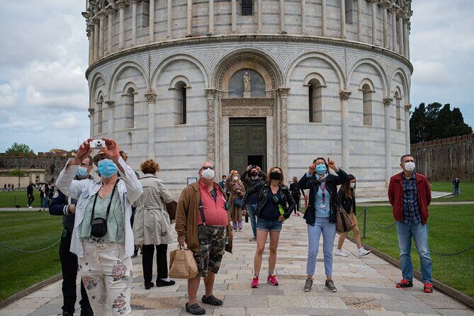 Guided tour of Piazza dei Miracoli in Pisa - Meeting at the Tower of Pisa and keeping the flow simple